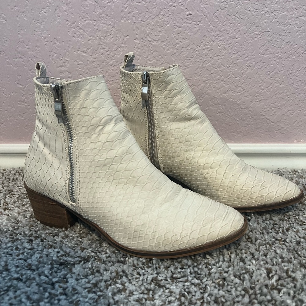 Off-white booties